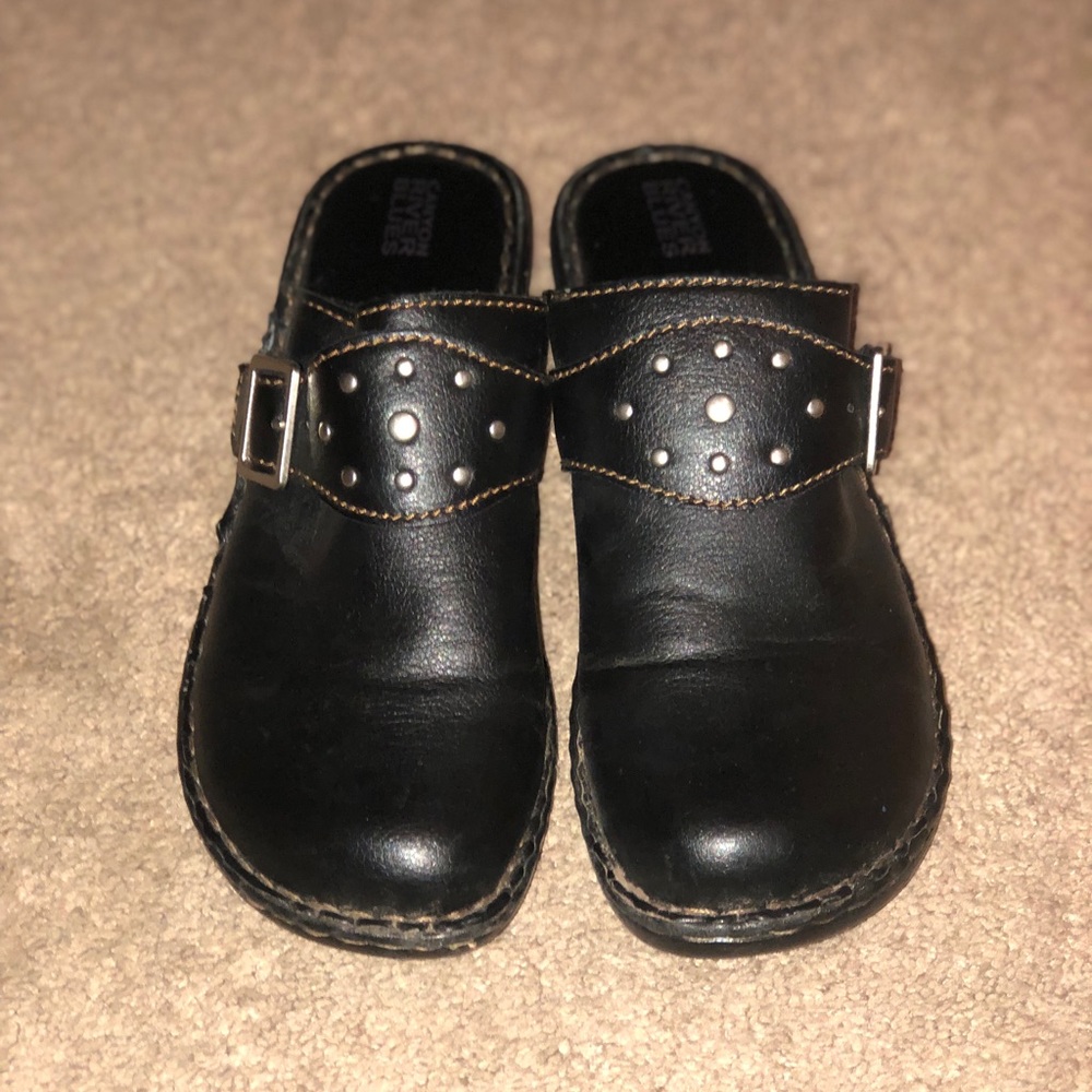 Women’s shoes